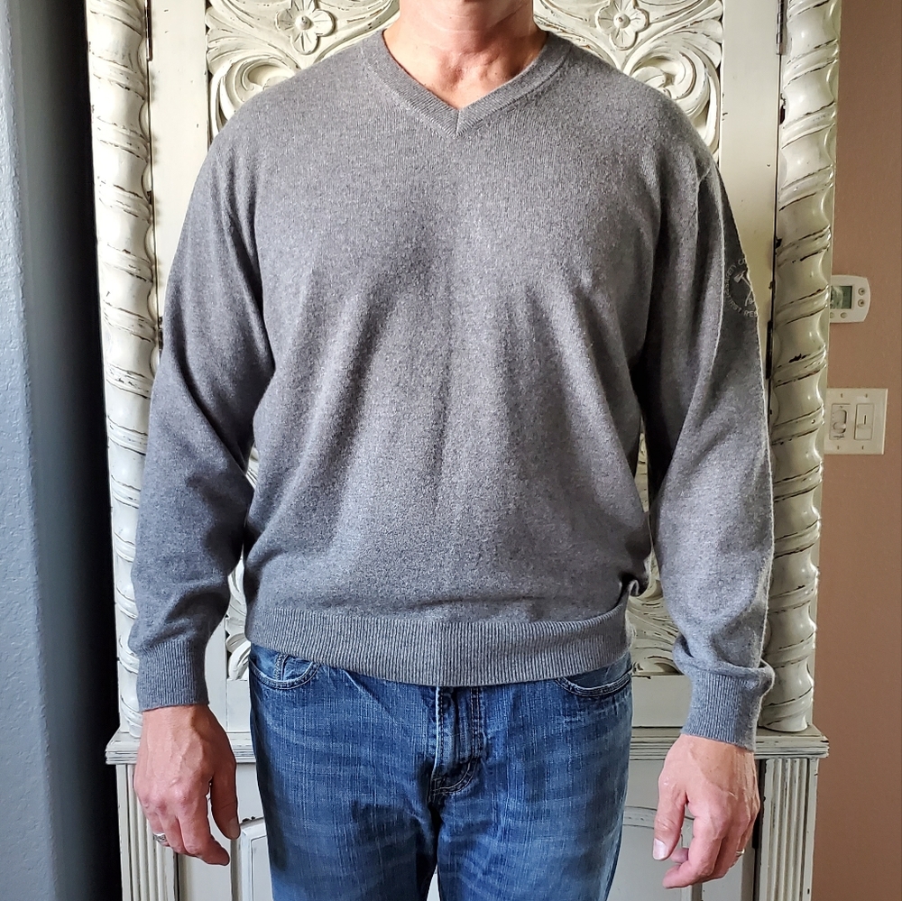 Gray cashmere V-neck sweater